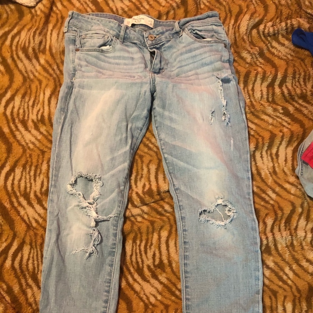 Ripped skinny jeans